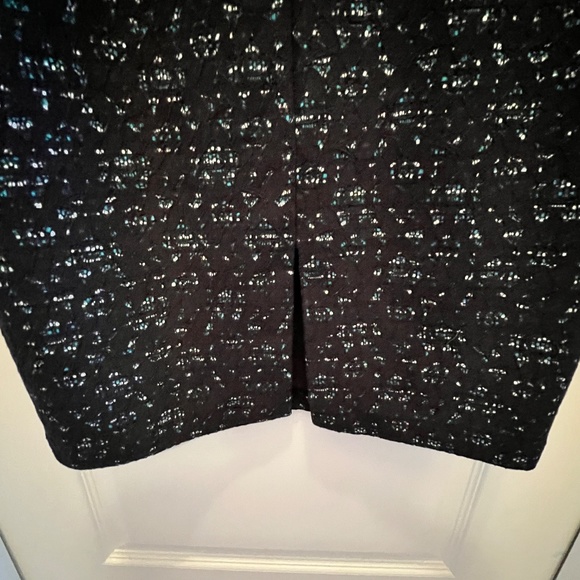 Maggy London Cap Sleeve Dress Unique Neckline Size 6 - Picture 7 of 14